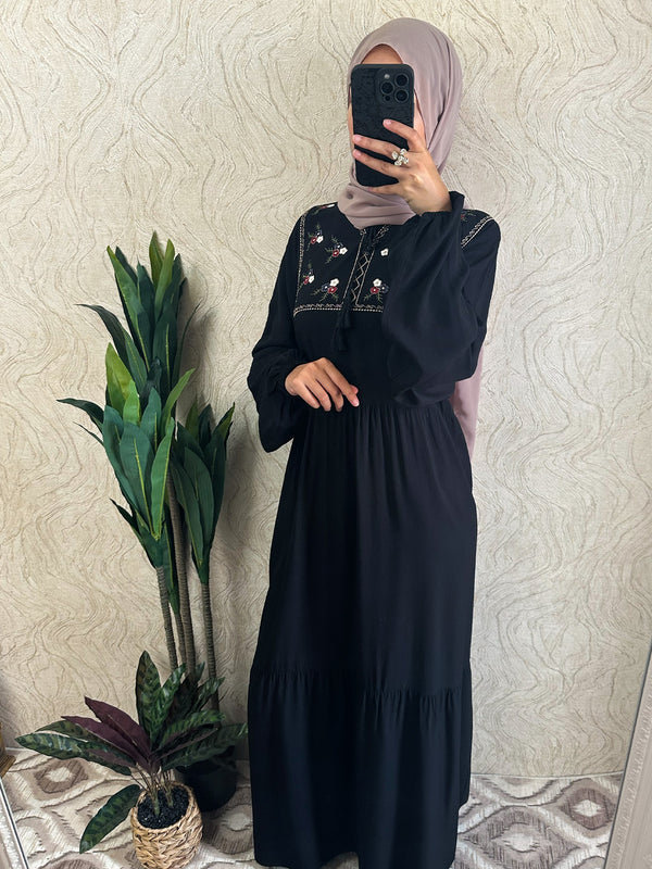 Flower Embroidered Maxi Dress - Amiiraa
